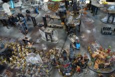 Mahar et sa tabl�e industrielle et glac�e