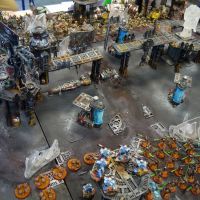 Mahar et sa tabl�e industrielle et glac�e