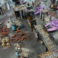 Mahar et sa tabl�e industrielle et glac�e