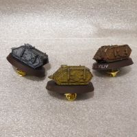 Troph�es d'arm�e (sign�s Phil)